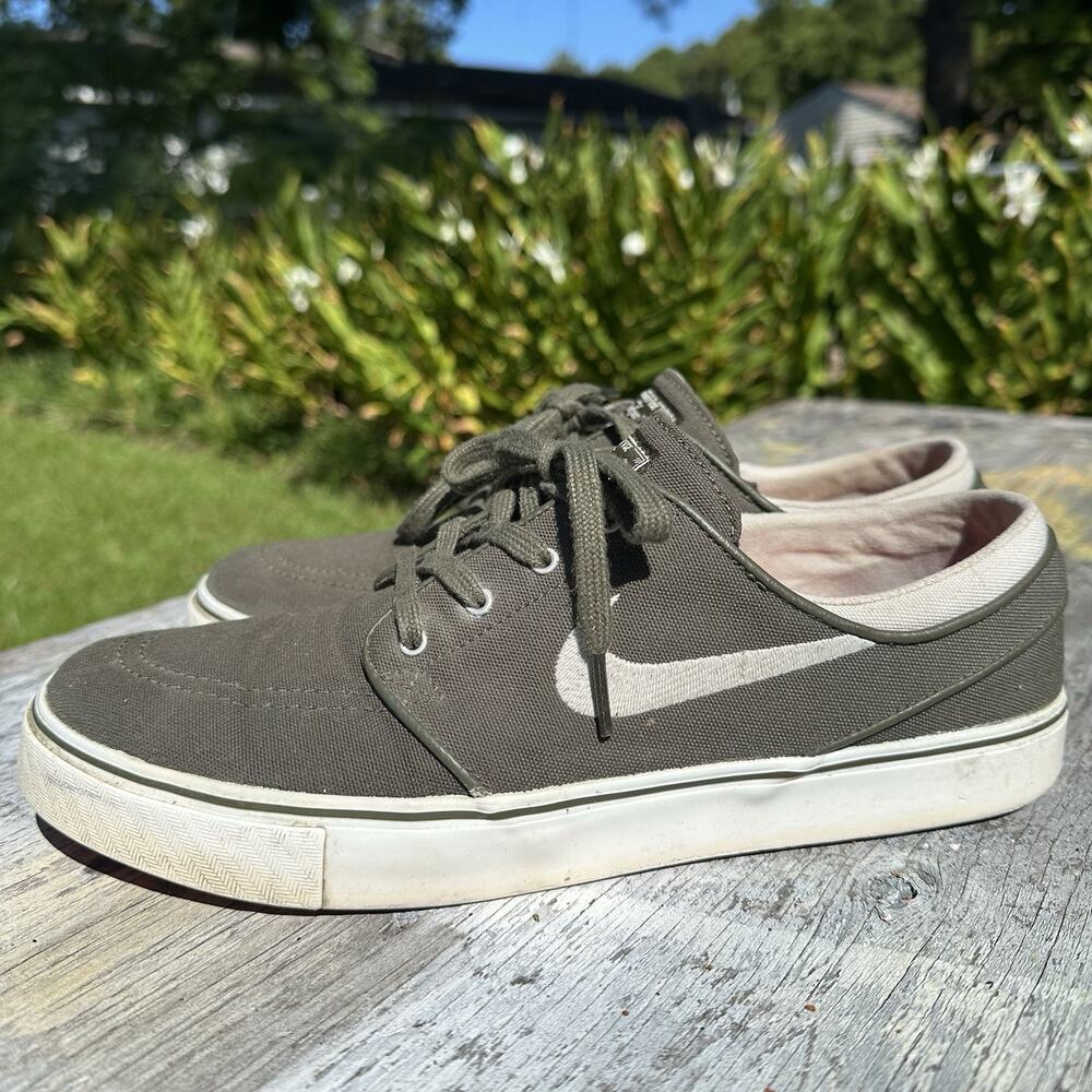 Nike SB Zoom Stefan Janoski Shoes Men's 9.5 Olive Green Canvas Skateboarding BP